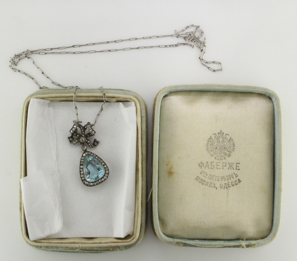 blog-Russian Pendant with box