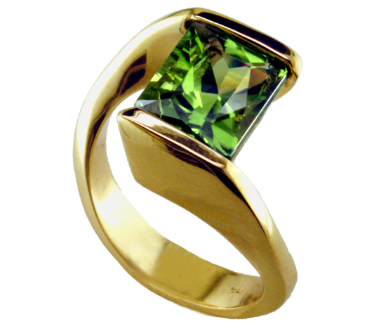 14ky Peridot Ring