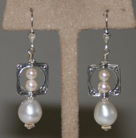 Freshwater Pearl Earrings