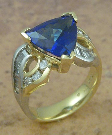 Tanzanite & Diamond Ring